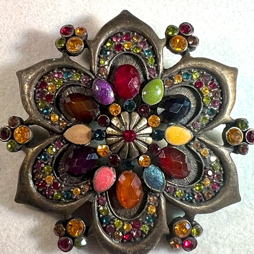 Vintage Brooch Floral with multi-colored stones - Picture 2 of 6